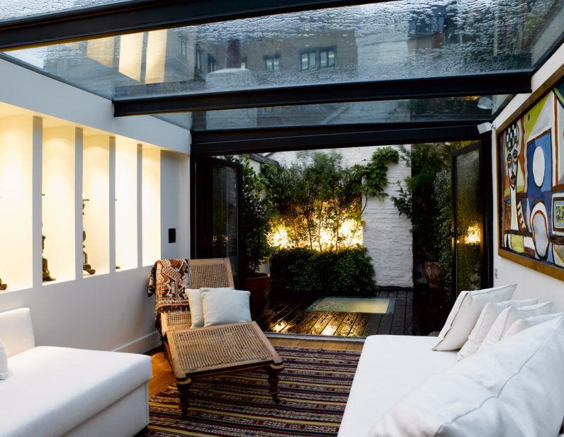 Old Barrack Yard, SW1X